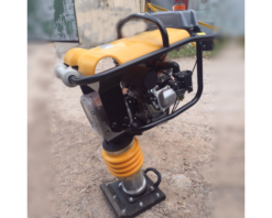 Máy đầm cóc Honda RM80