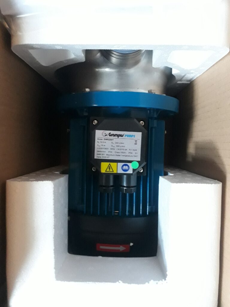 z7051332958616_10c8e7da6f0ecb14179f205e95cbf465-768x1024 Bơm ly tâm cánh hở inox Grampus DWK400T